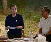 Jokowi Makan Malam Di Ikn